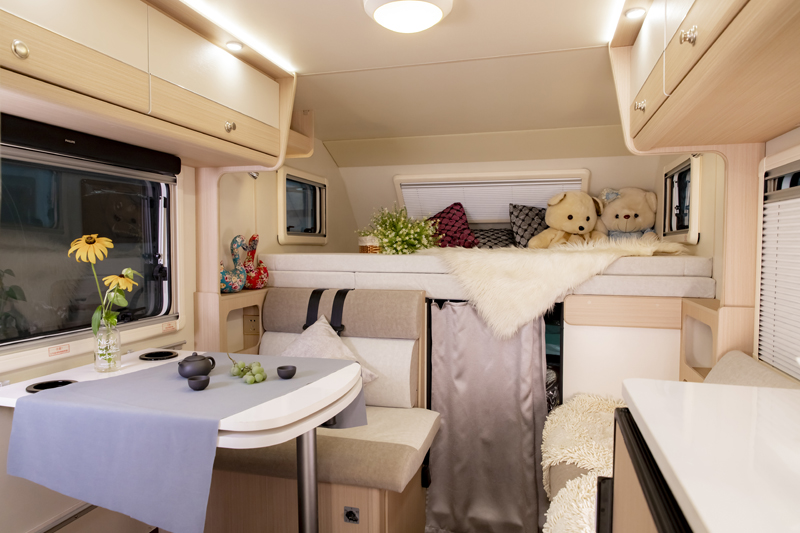 四驅(qū)房車還有兩張超大雙人床 四驅(qū)房車還有兩張超大雙人床